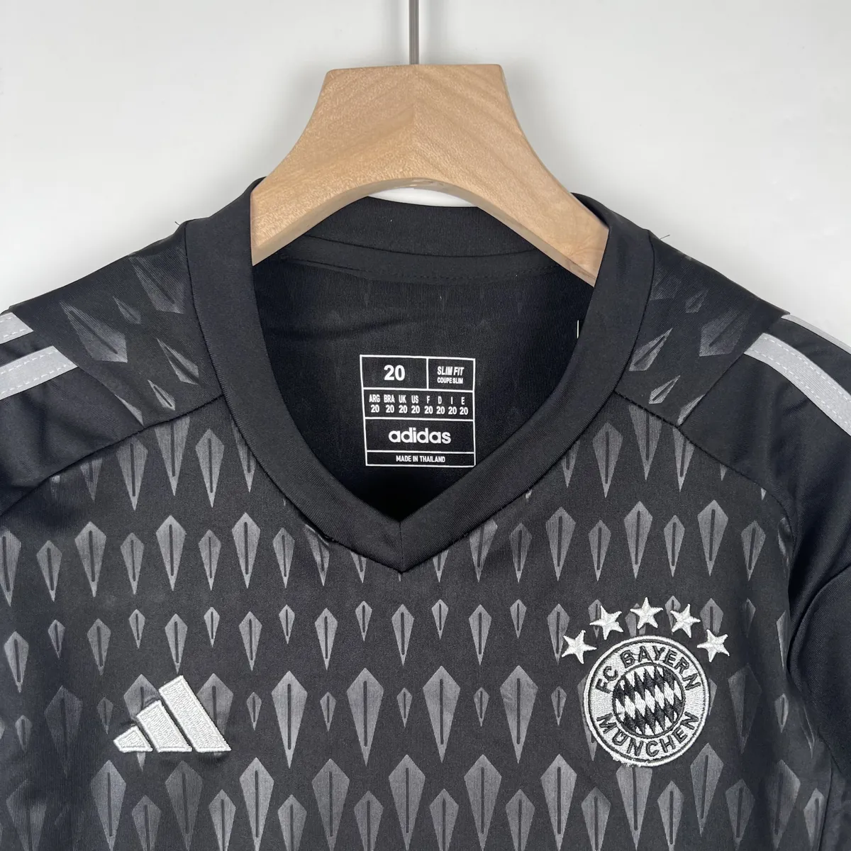 23-24 Kids Goalkeeper Bayern Munich Size 16-28 4