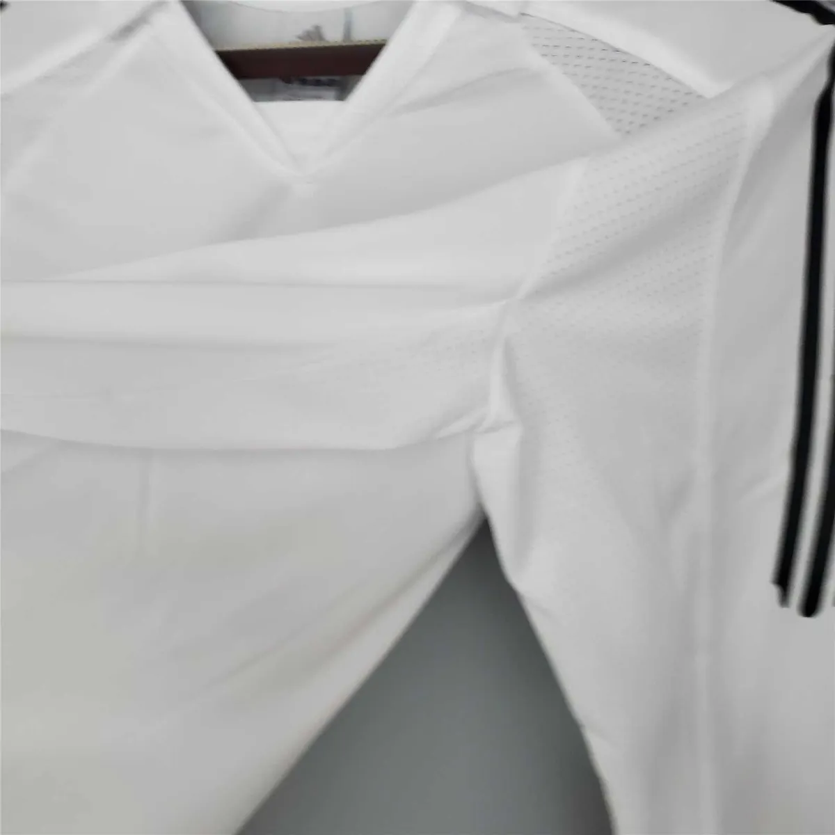 05-06 Real Madrid home long sleeve 10
