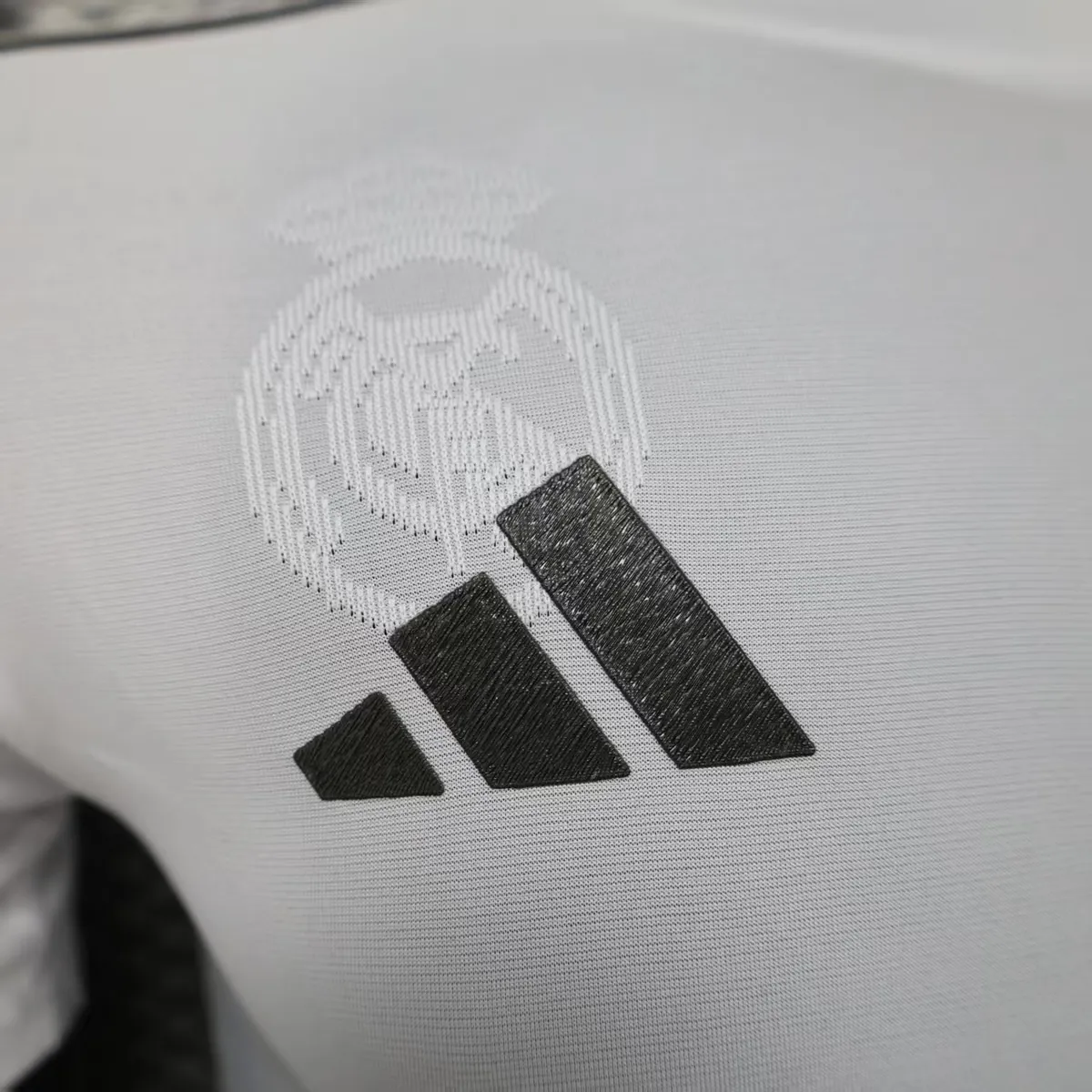 25-26 Real Madrid Special Edition Football Player Version Shirt AAAAJersey Dropship Yupoo 2