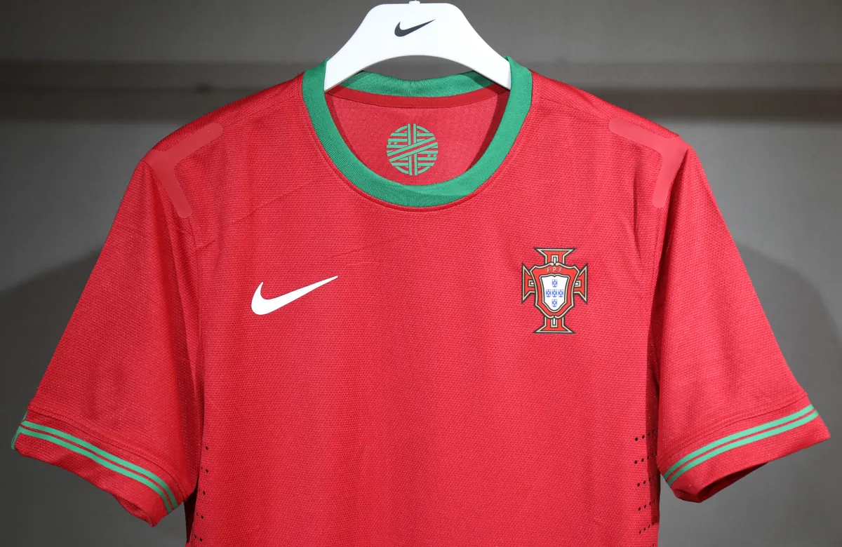 2012 Portugal Euro Cup Home Retro Kit Vintage Player Version Sino Shirt AAAAJersey Dropship Yup 1