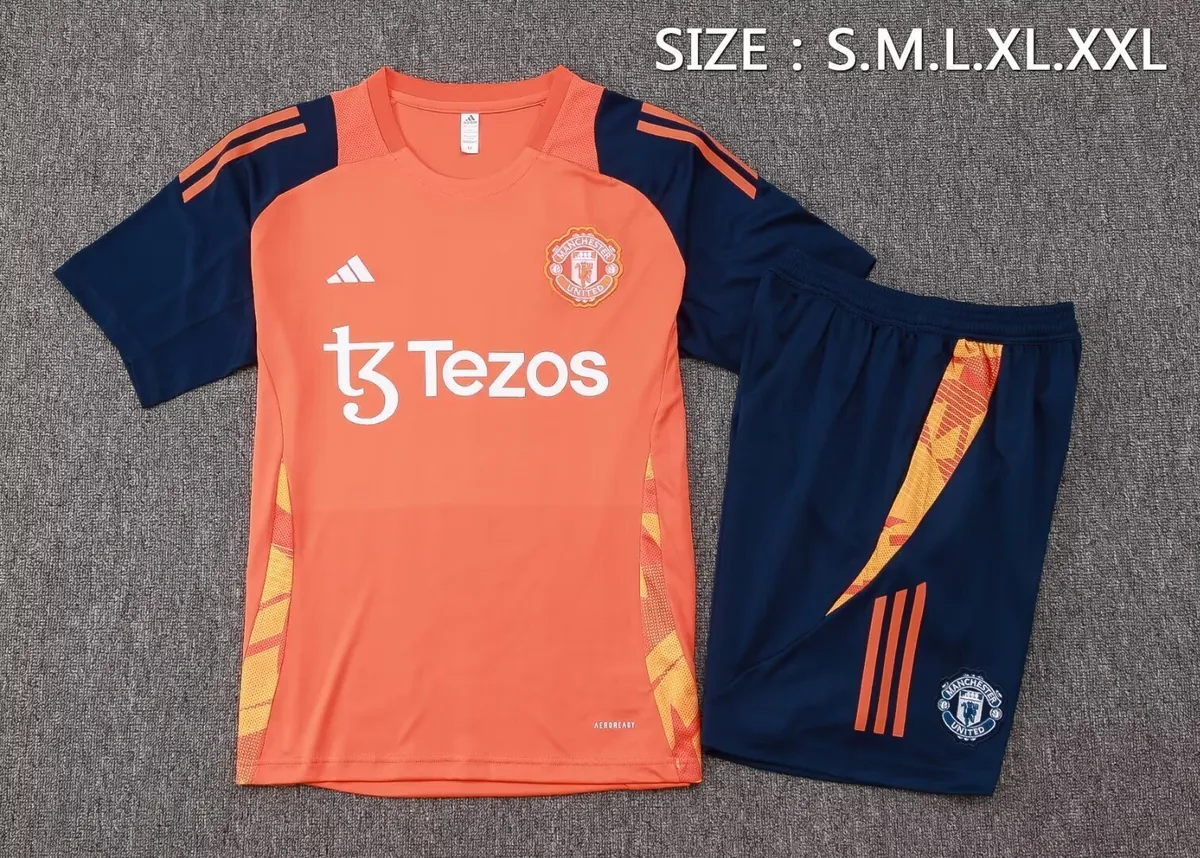 24-25 Manchester United Training Soccer Jerseys Football Shirts 1