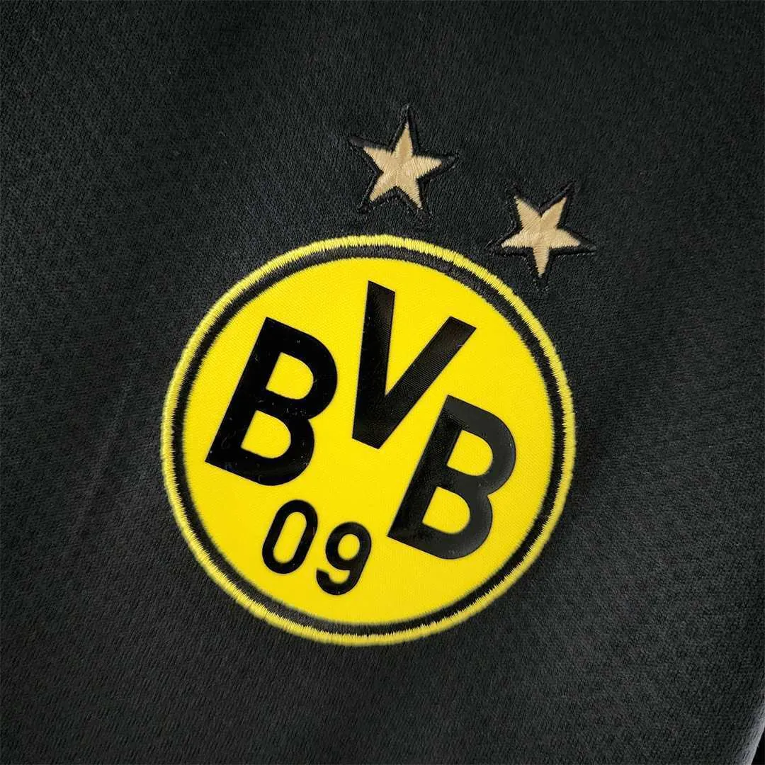 22-23 Dortmund away 6