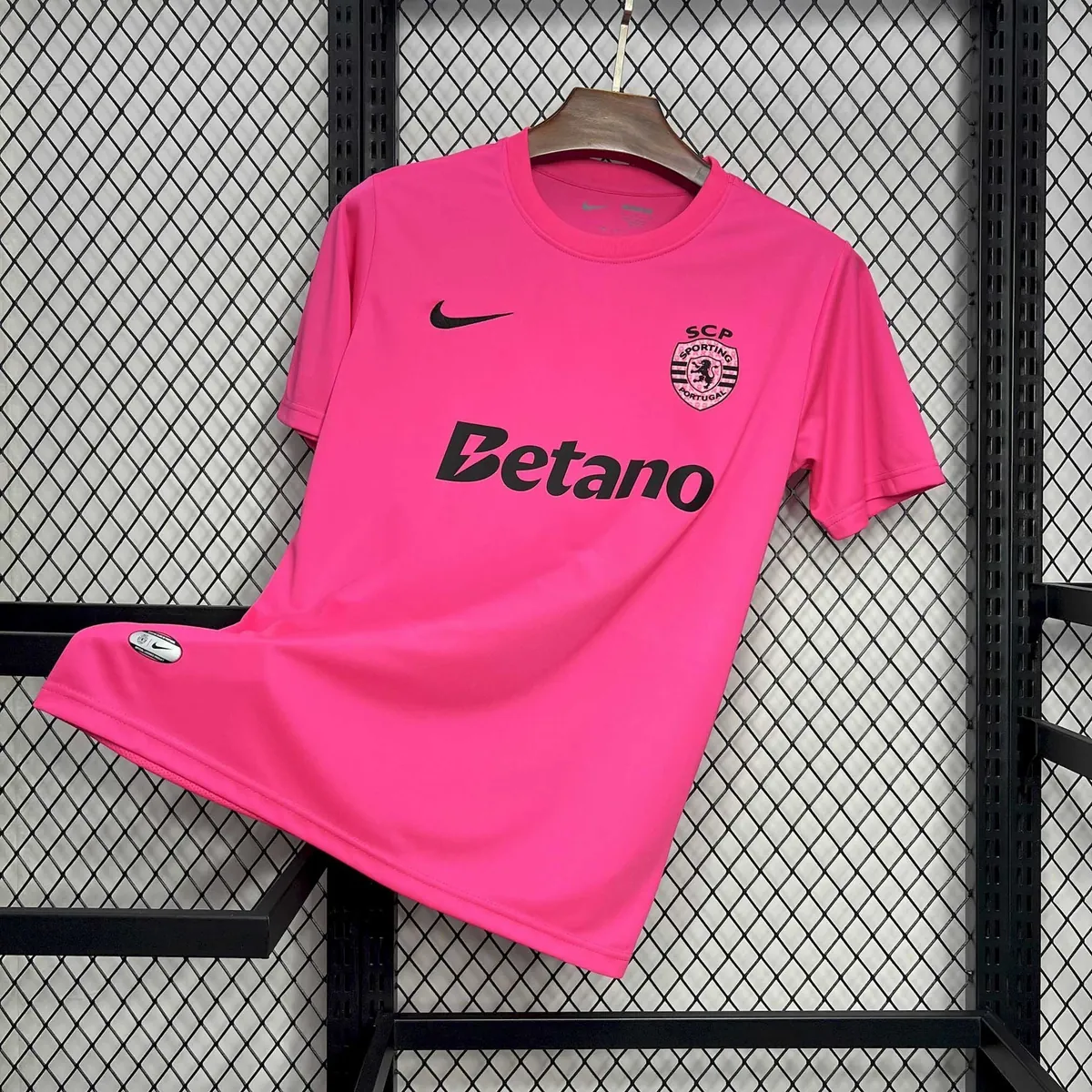 24-25 Sporting Lisbon Special Pink Shirt AAAAJersey Supplier Yupoo 6
