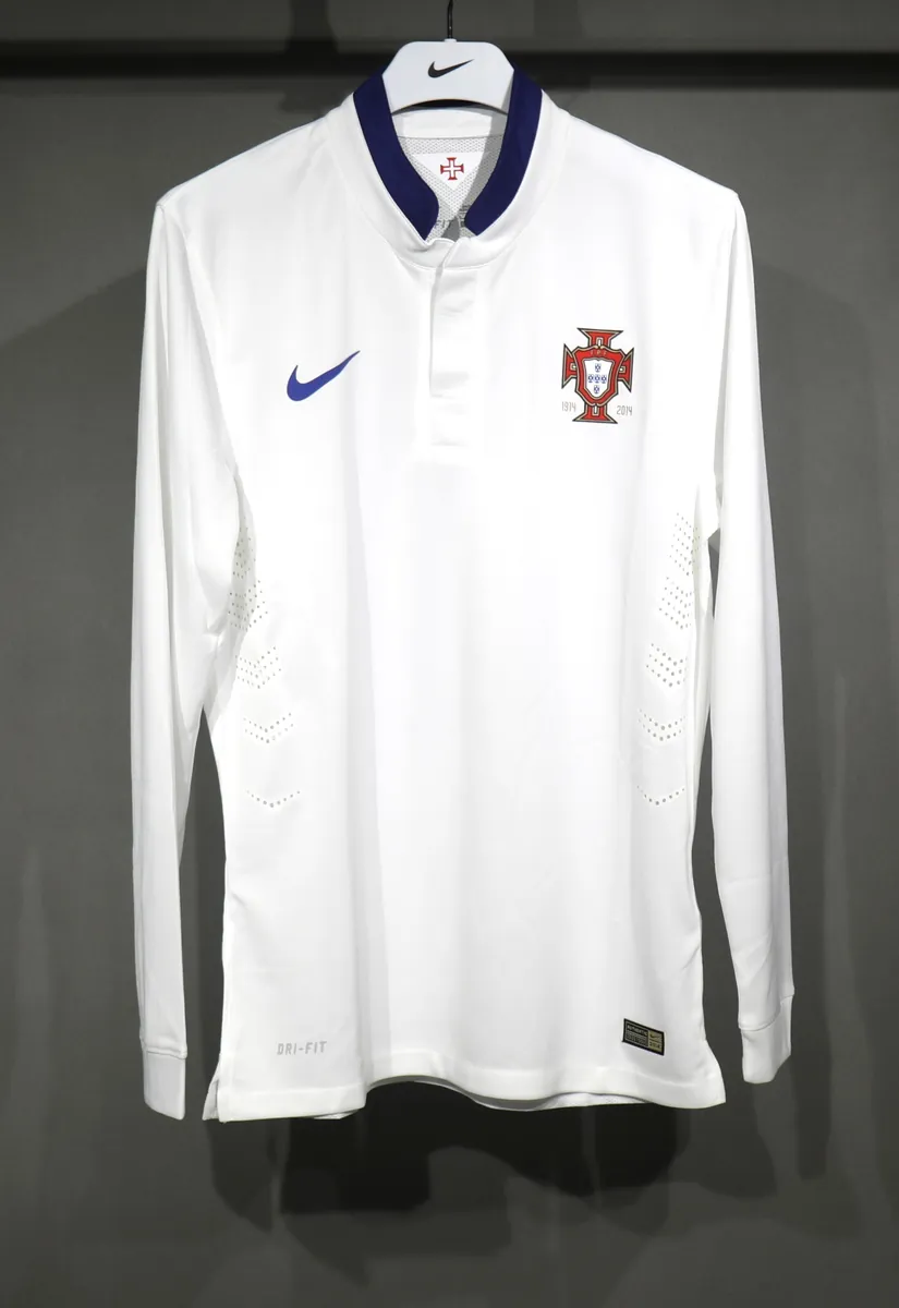 2014 Portugal Away Retro Kit Vintage Player Version Shirt Football World Cup AAAAJersey Supply 3