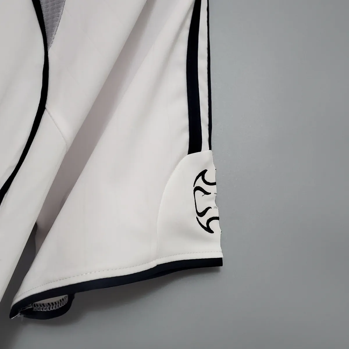 06-07 Real Madrid home white 15