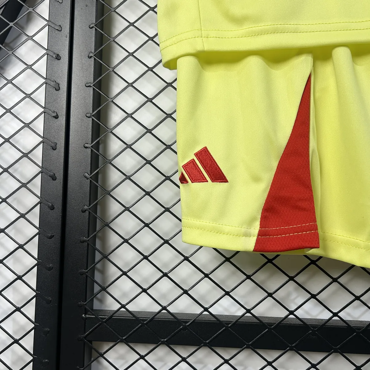 25-26 Benfica Yellow Goalkeeper Kid Kits Youth Apparels Sino AAAAJersey Supply Yupoo 6