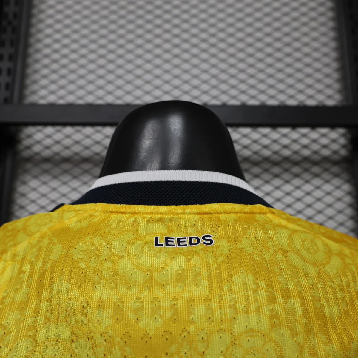 26-27 Leeds United Mens Away Kit Football Player Version T-Shirt AAAAJersey Supply Yupoo 8 4