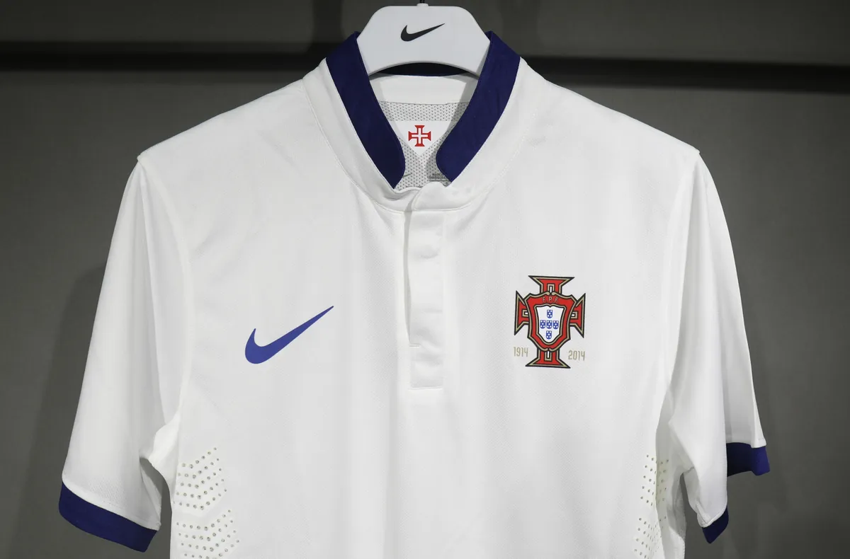 2014 Portugal Away Retro Kit Vintage Player Version Shirt Football World Cup AAAAJersey Supply 7