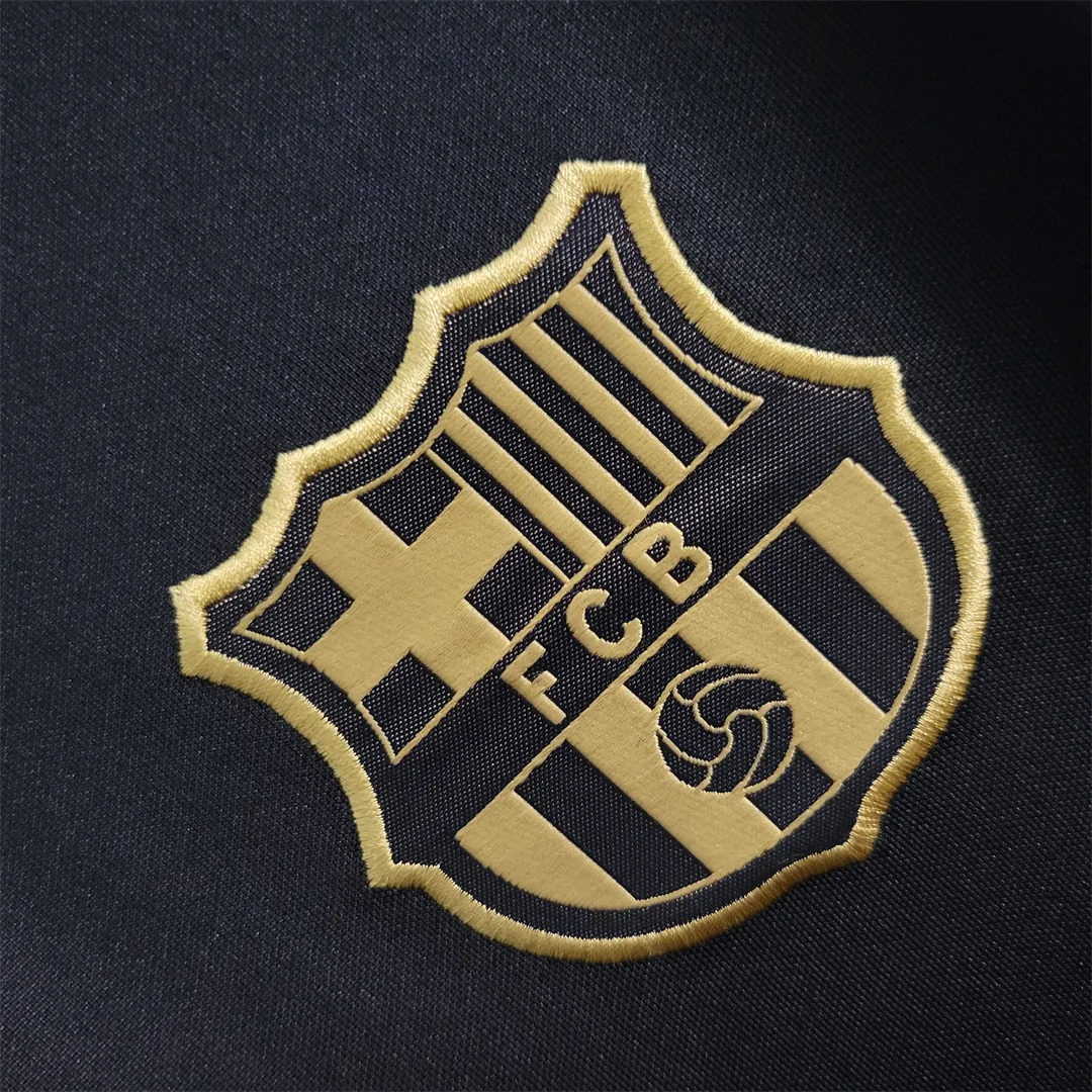 20-21 Barcelona third away 5