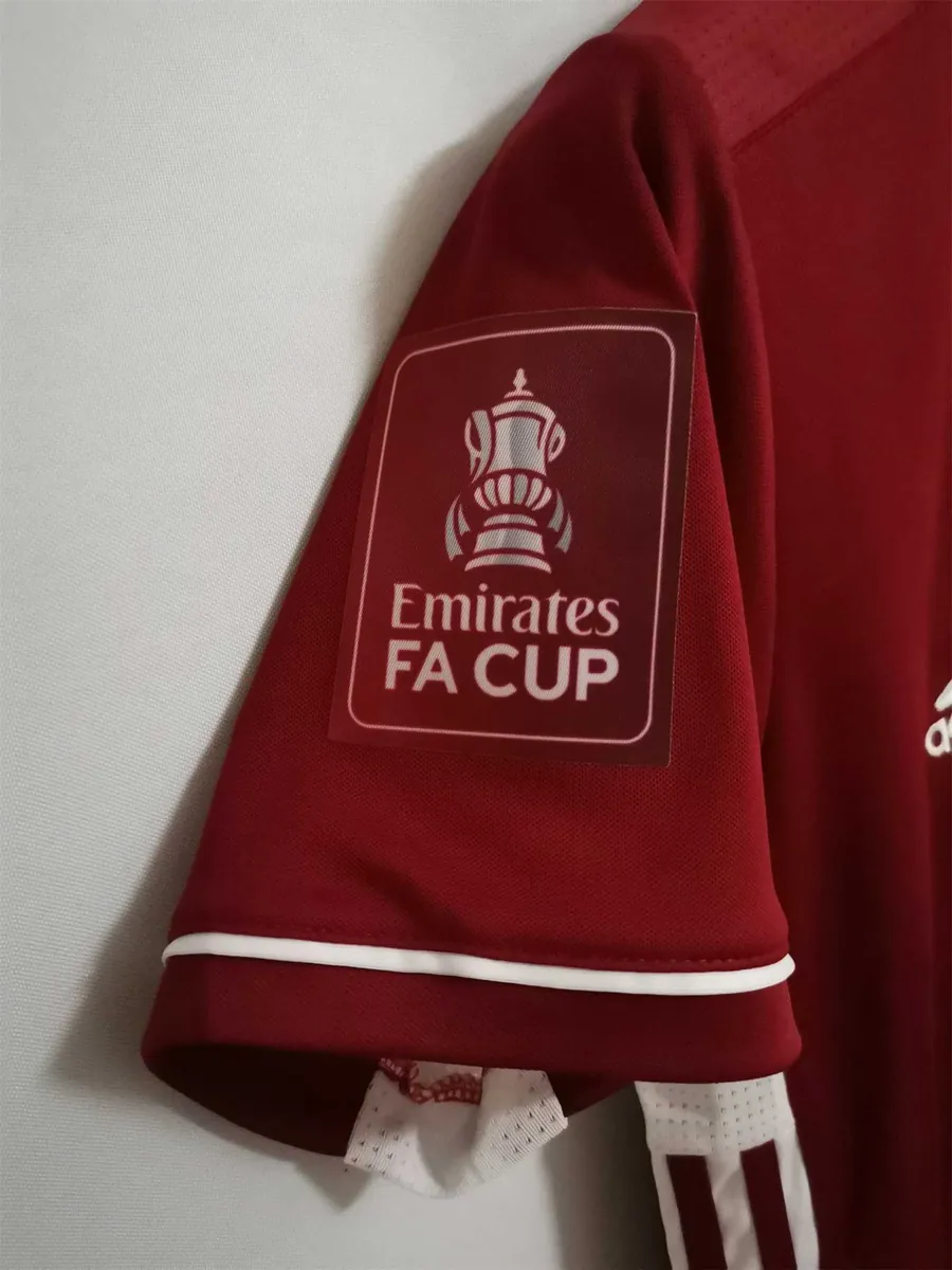 20-21 Leicester City third away with FA cup sponsers 11