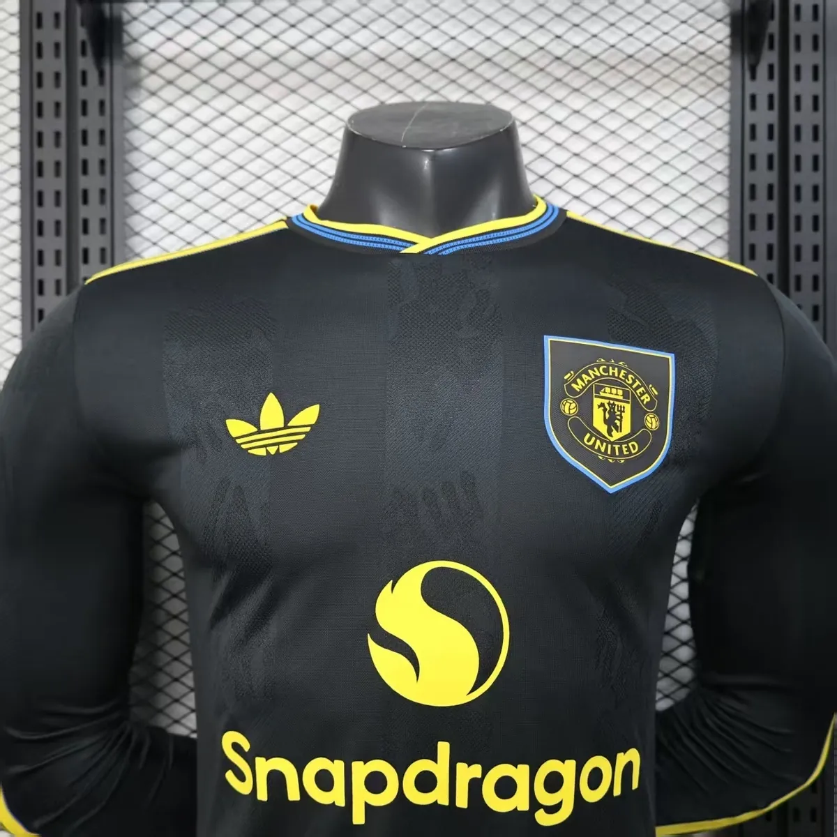 25-26 Manchester United Third Kit Player Version Long Sleeve Shirt AAAAJersey Wholesale Yupoo 1