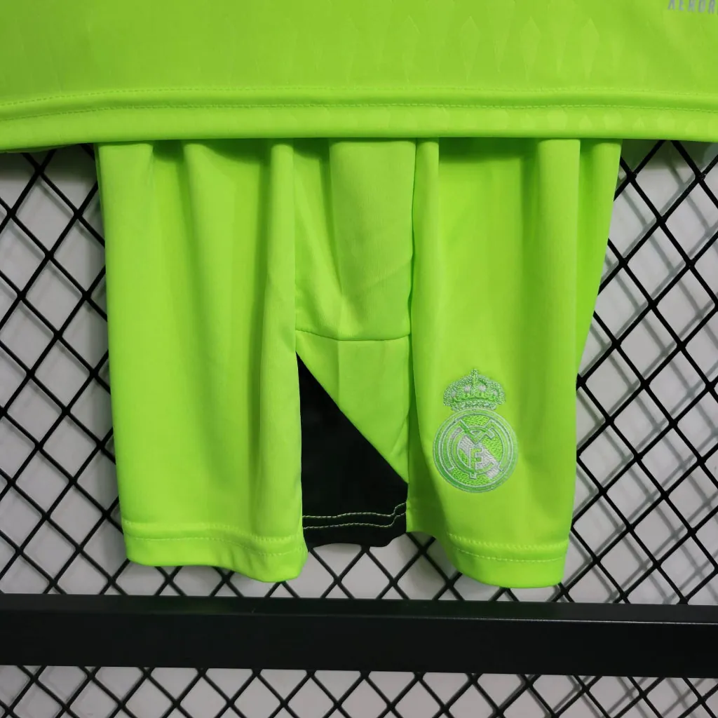 23-24 Real Madrid Kids Green Goalkeeper Kits Soccer Jerseys Yupoo 5