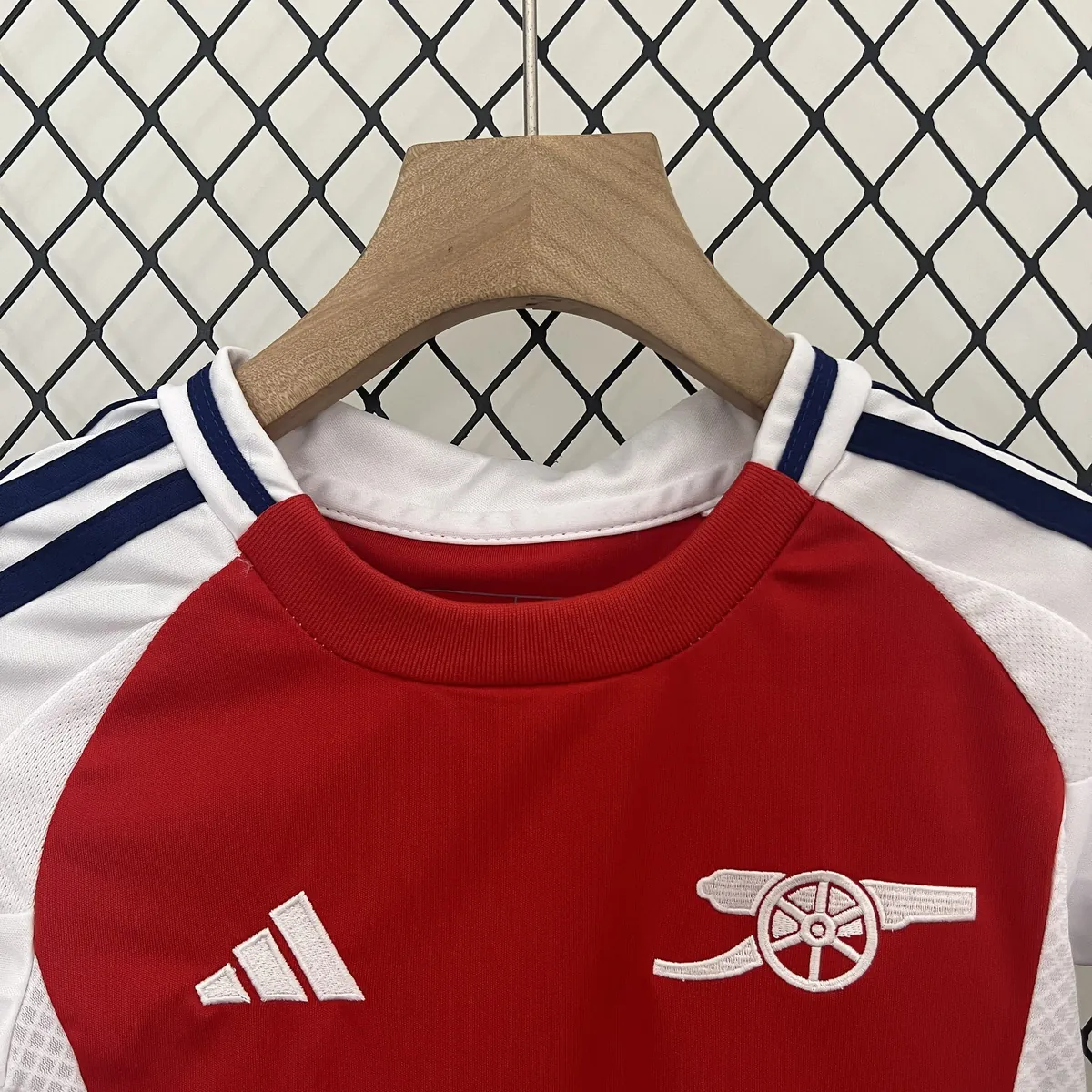 24-25 Arsenal Home Kid Kits Youth Apparels AAAAJersey Supplier Yupoo 1