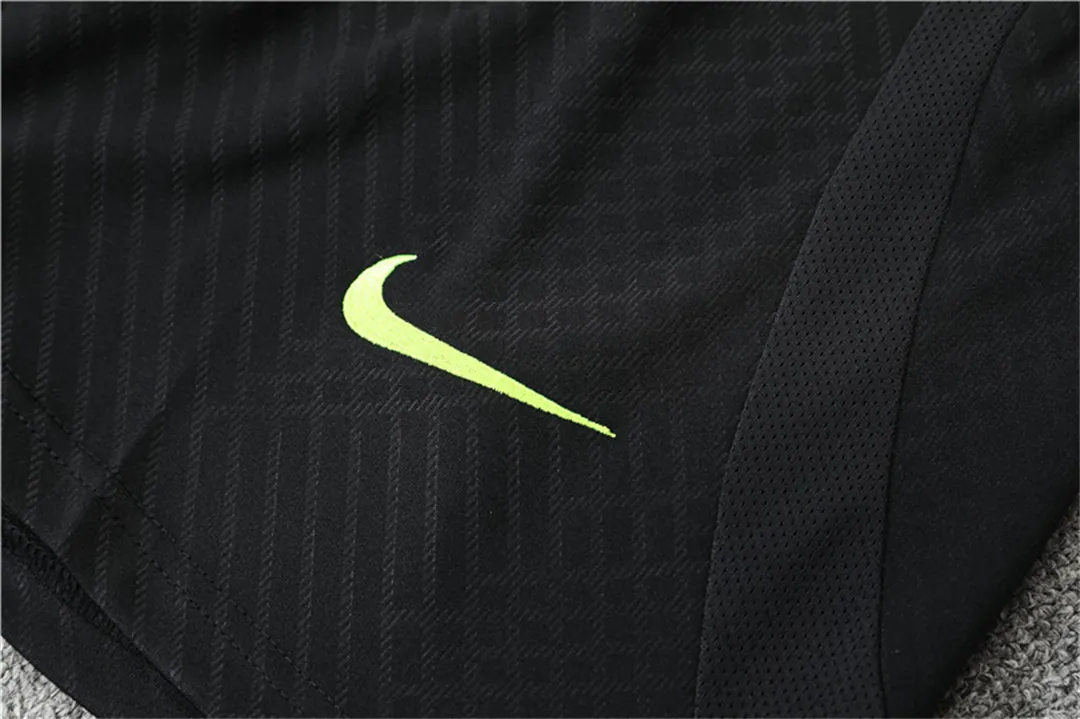 22-23 Tottenham Hotspur training kit black 15