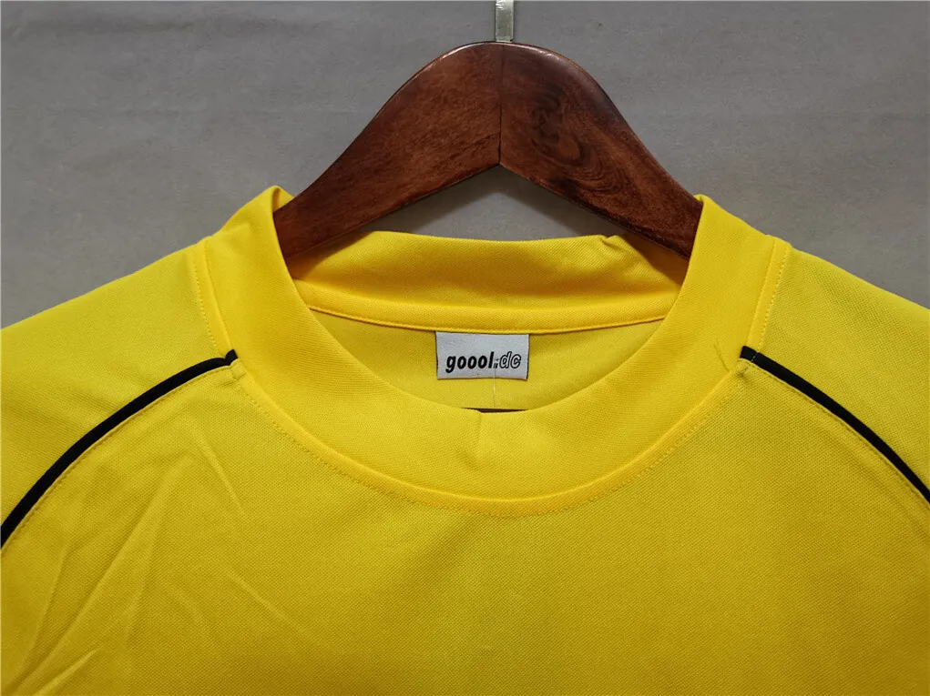 02 Dortmund home yellow 4