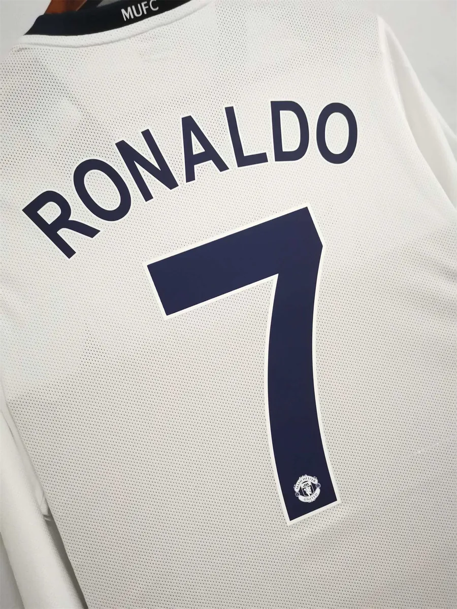08-09 Manchester United away white UCL final long sleeve 1