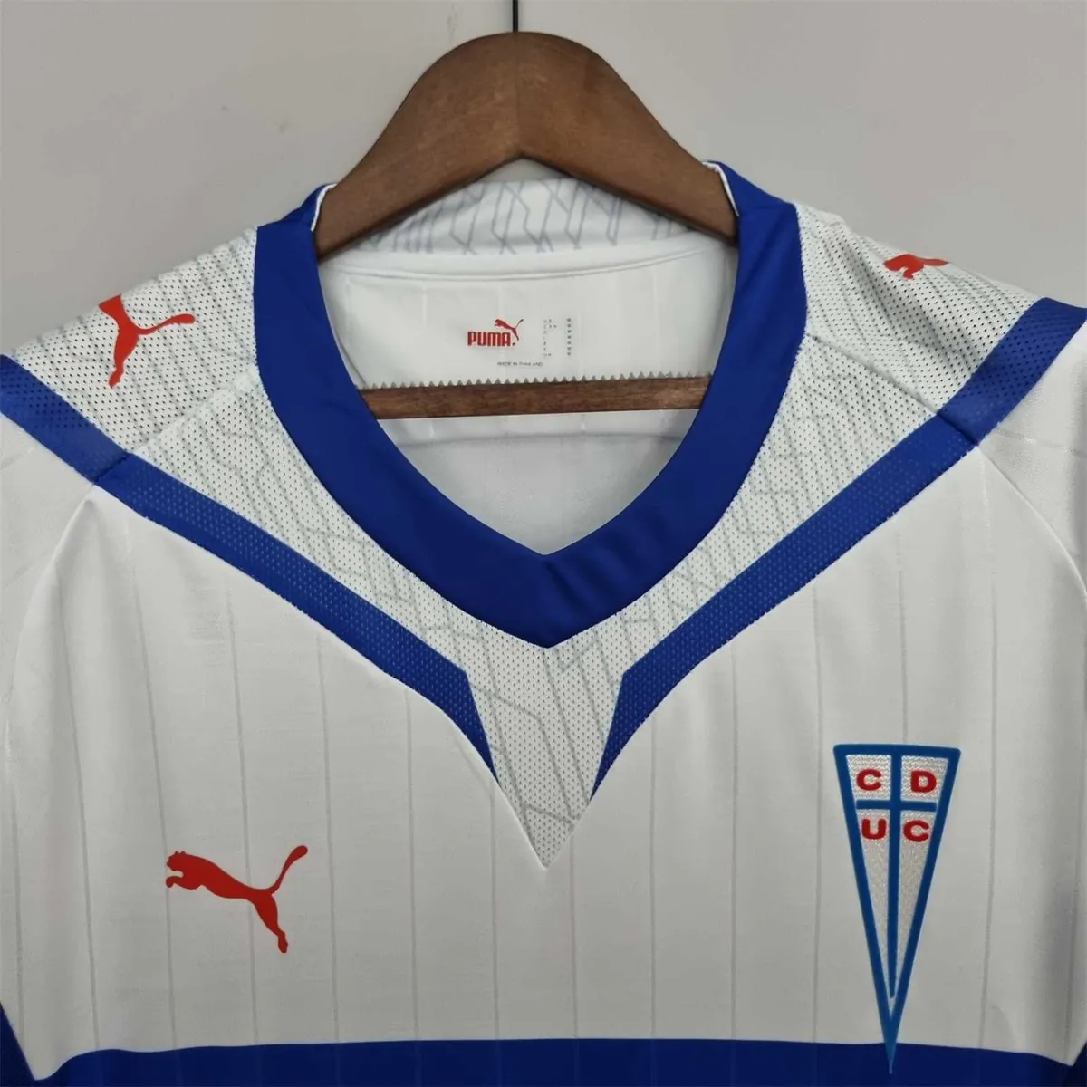2009 La Católica home 1