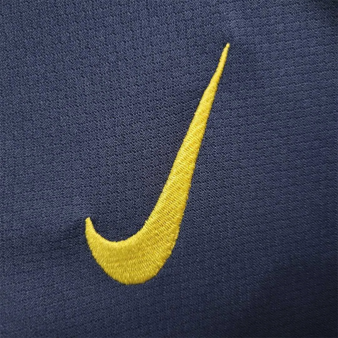 2022 France home 14