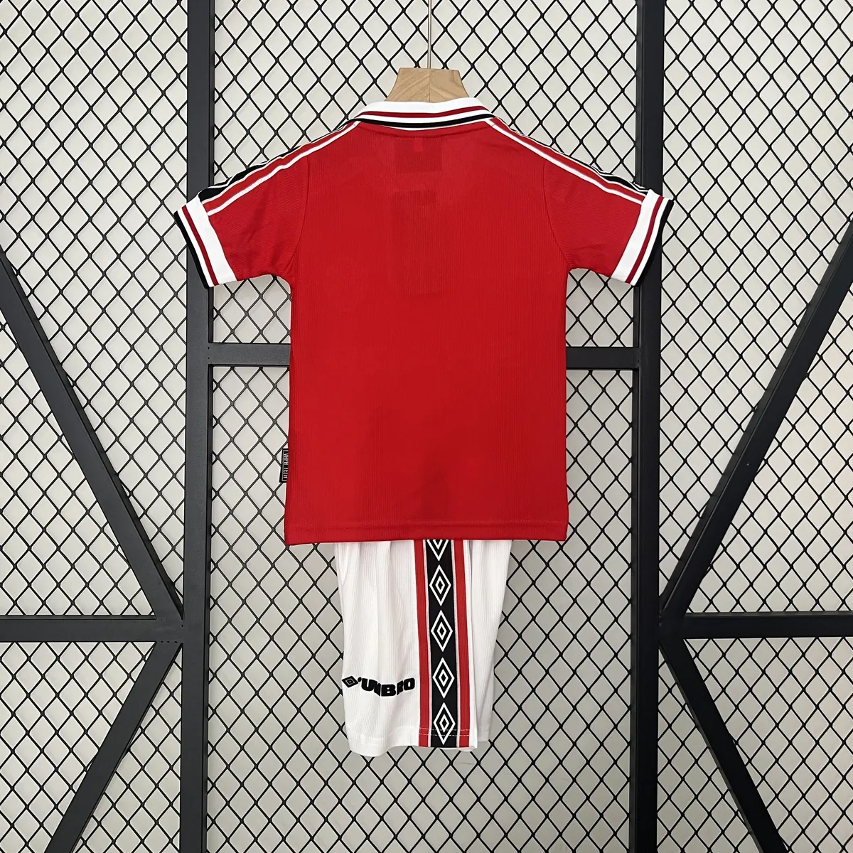 98-99 Manchester United Home Retro Kid Kits Children Sets Jerseys Supllier Yupoo 1