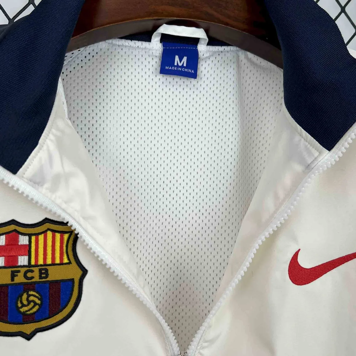 24-25 Barcelona White Windbreaker Jacket AAAAJersey Supplier Yupoo 5