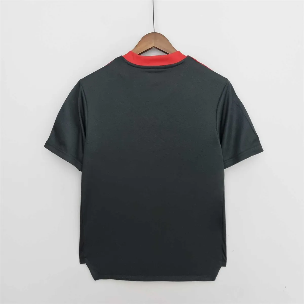 22-23 Manchester United black training suit 8