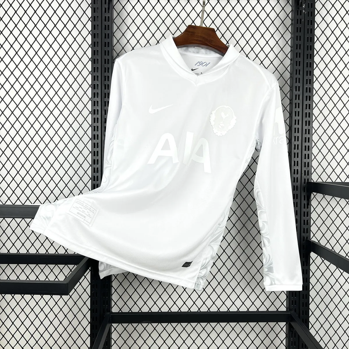 25-26 Tottenham HotSpur 125th Anniversary Football Long Sleeve T-Shirt AAAAJersey Dropship Yupoo 1