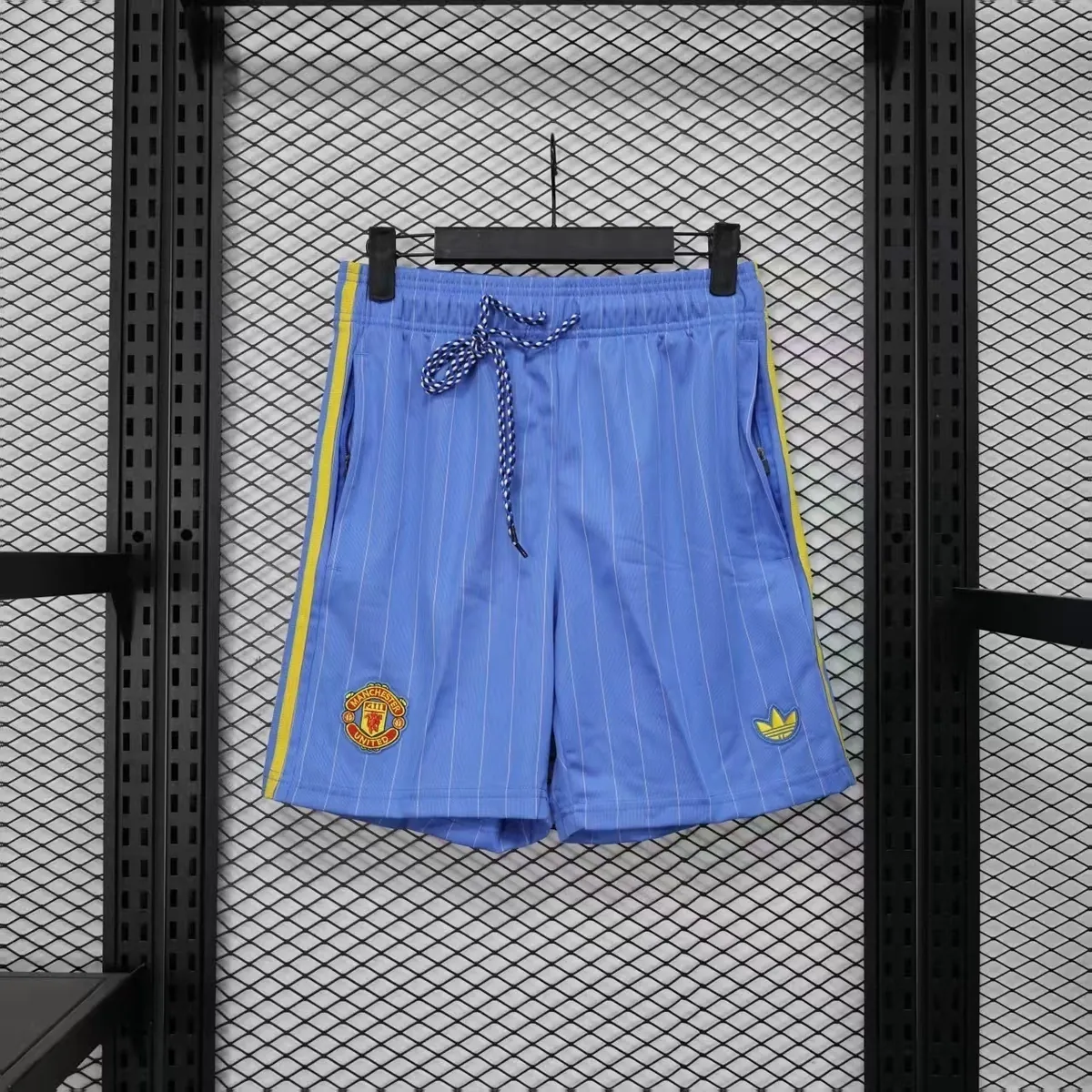 25-26 Manchester United Retro Style Football Shorts AAAAJersey Supply Yupoo 6