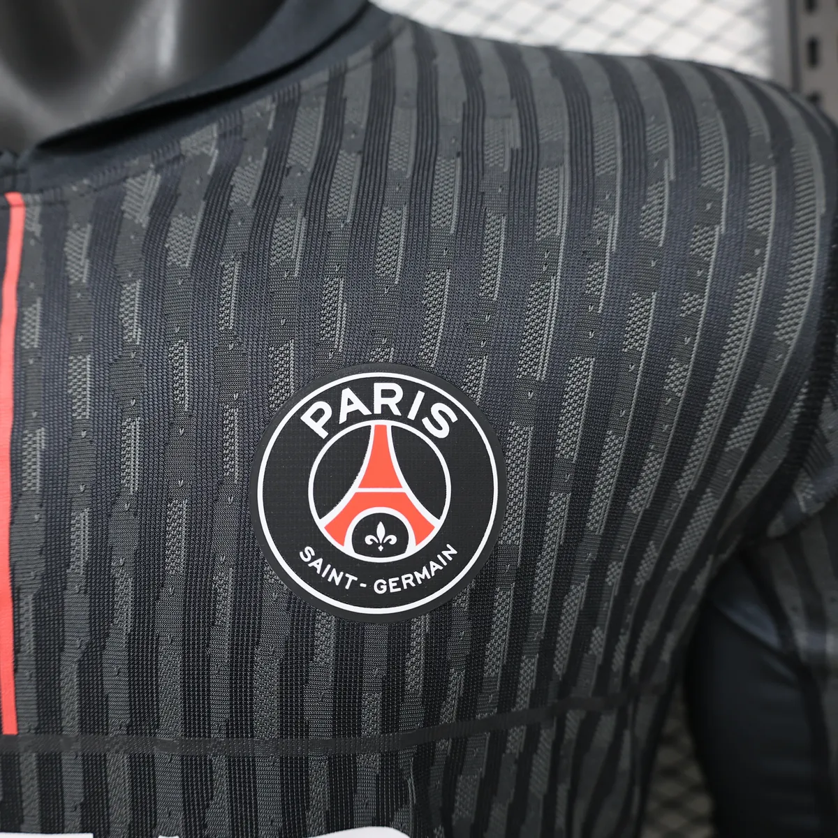 2025-26 PSG Away long sleeved football jersey player version AAAA Jersey Drop ship Yupoo 8