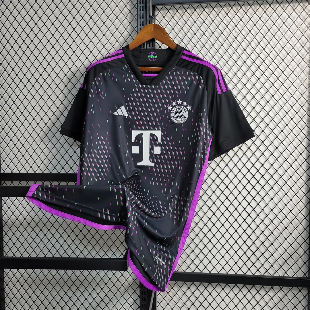 23-24 Bayern away 6