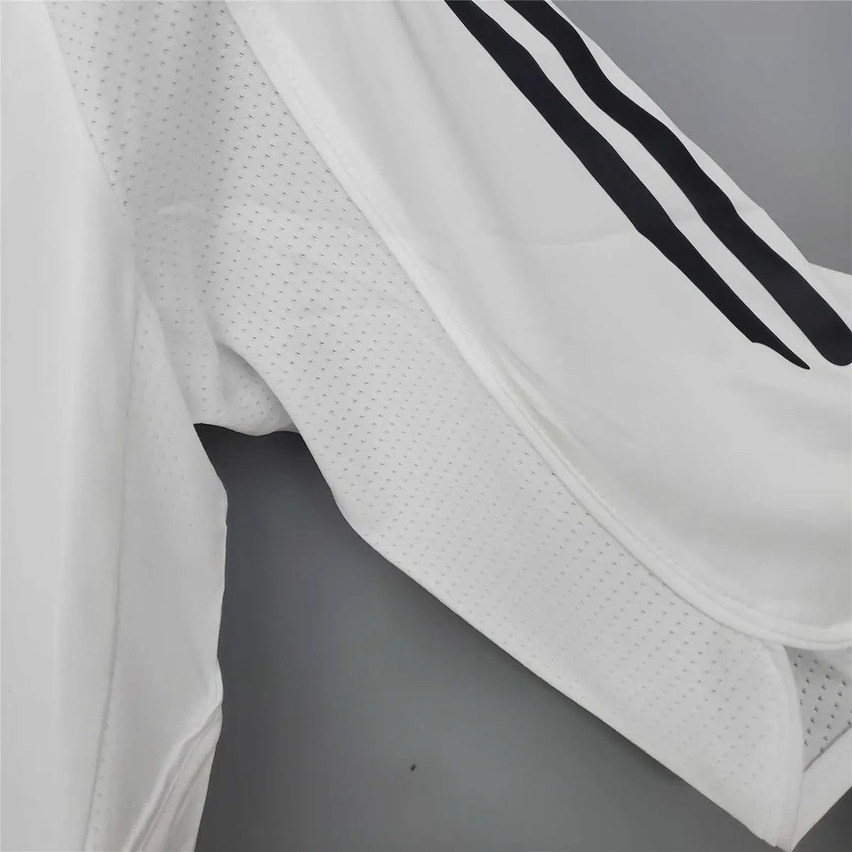 05-06 Real Madrid home 10