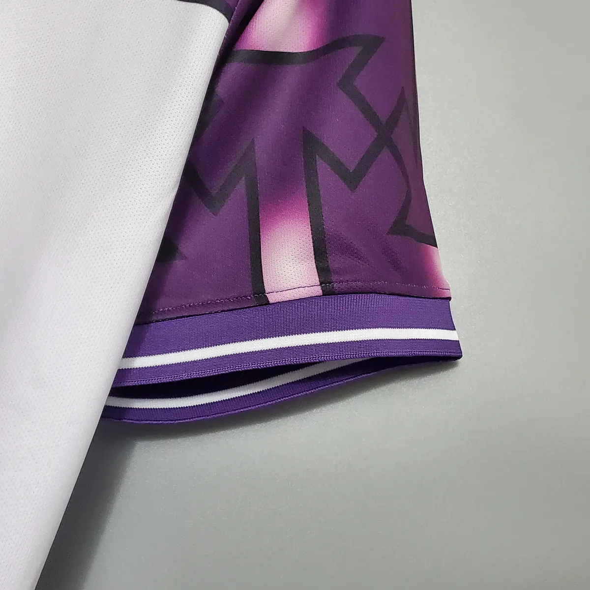 92-93 Fiorentina away 4