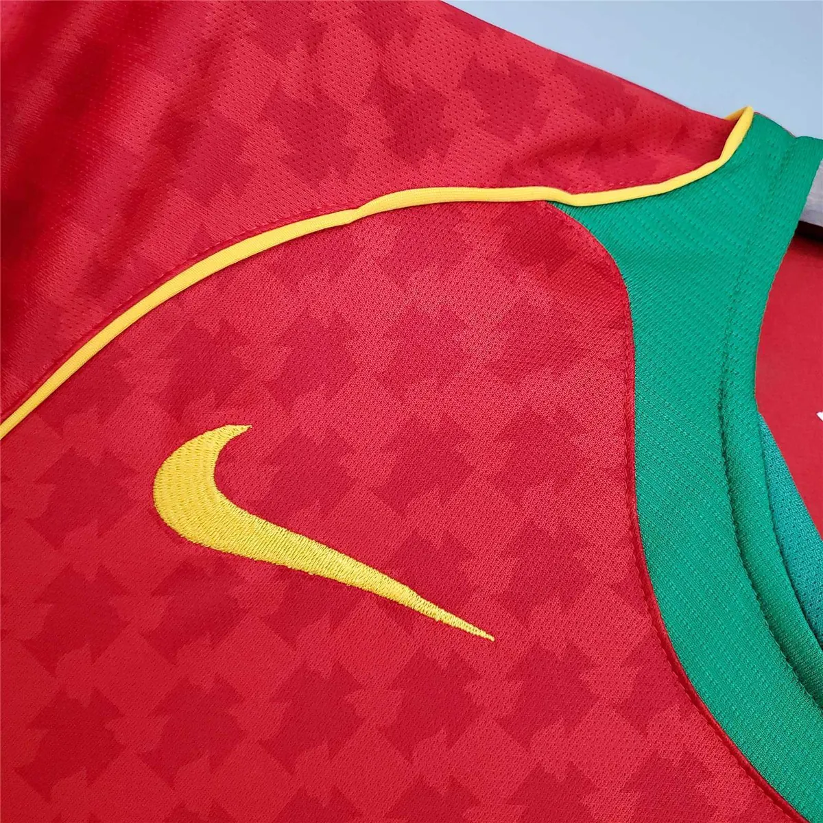 2004 Portugal home red 6