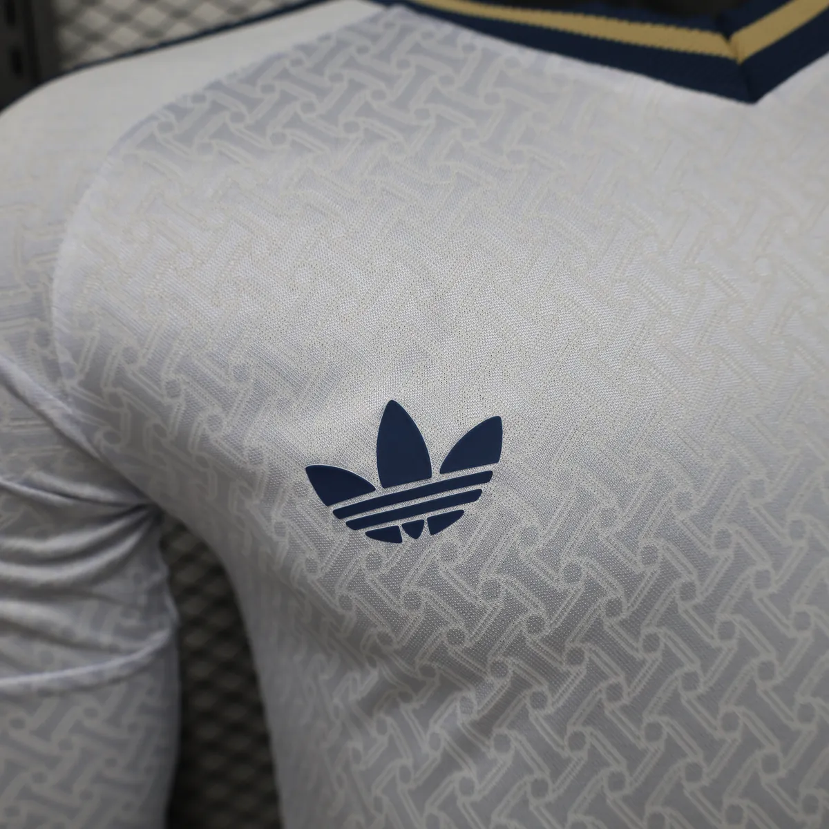 2026 Italy Away Mens Kit Football Player Version Long Sleeve Shirt AAAAJersey Supply Yupoo 9 4