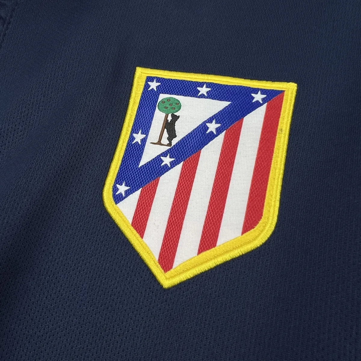 15-16 Atletico Madrid Mens Away Retro Kit Vintage Soccer T-Shirt AAAAJersey Supply Yupoo 1