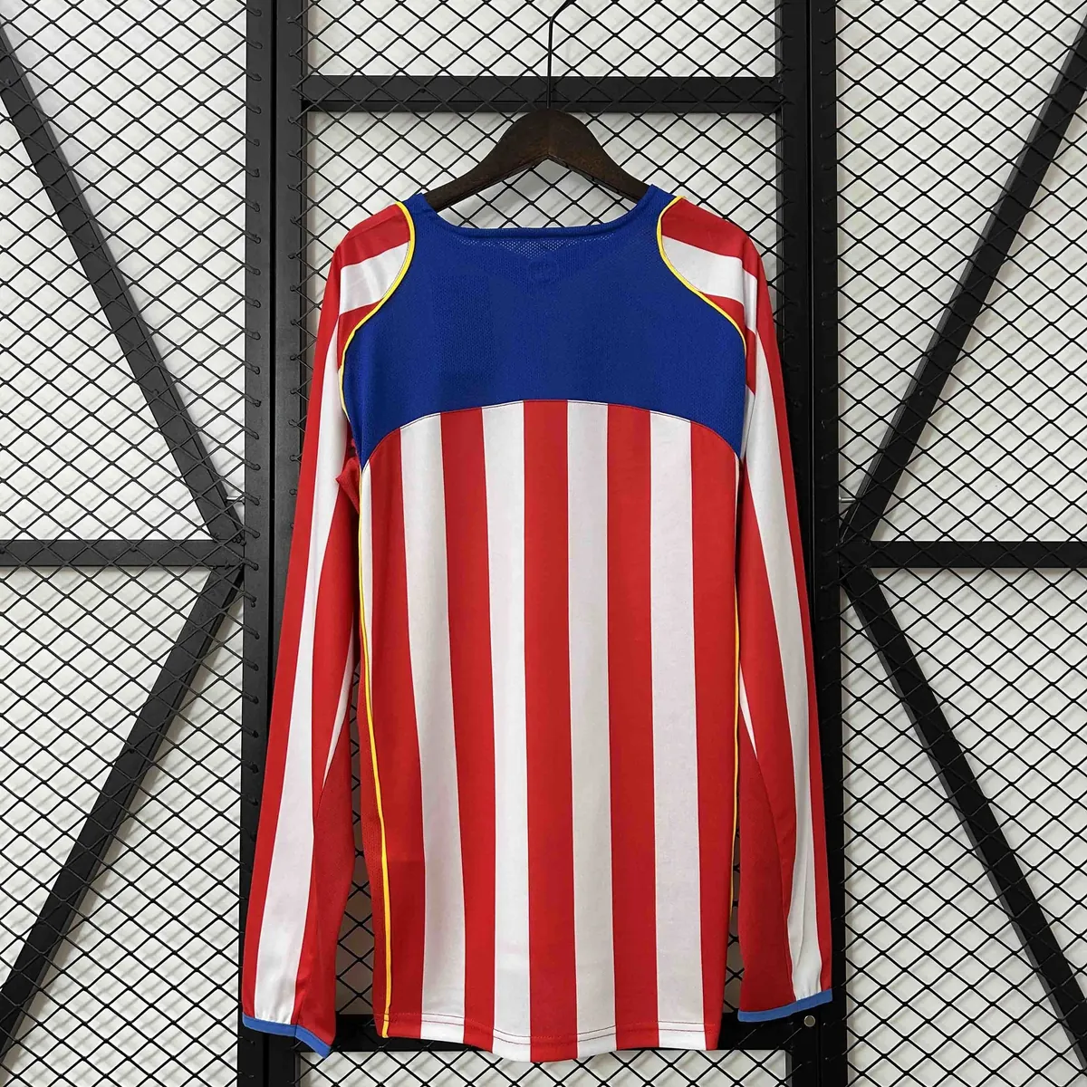 04-05 Atletico Madrid Home Retro Kit Long Sleeve Vintage Shirt AAAAJersey Supplier Yupoo 2
