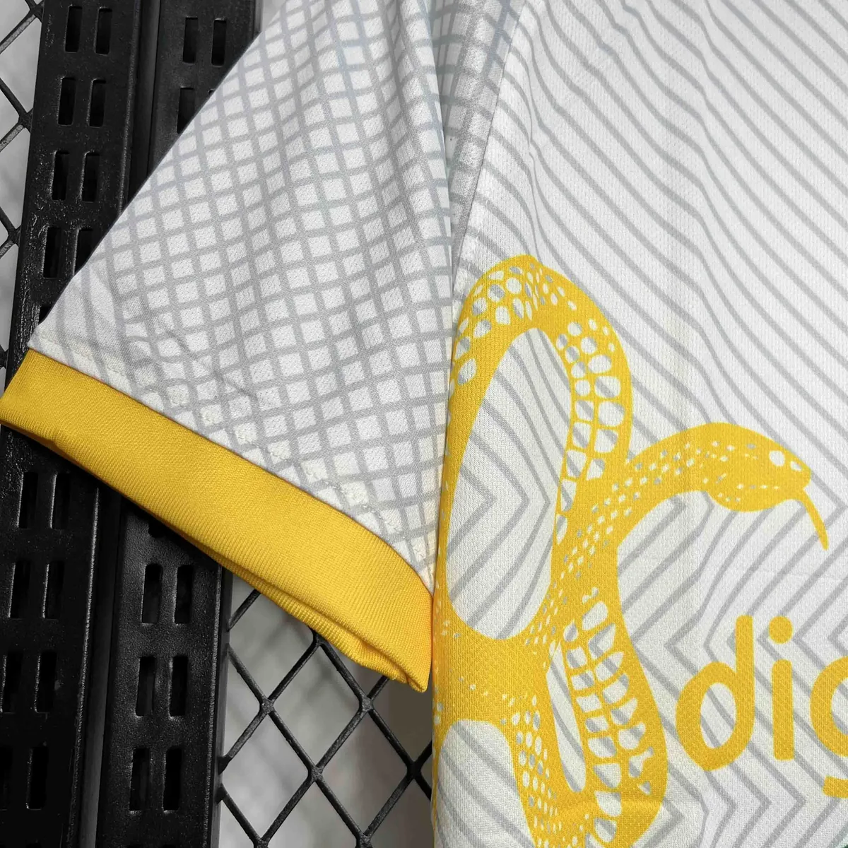 24-25 Inter Milan Snake Yellow Special Edition Kit Soccer Unifrom AAAAJersey Dropshiping Yupoo 5