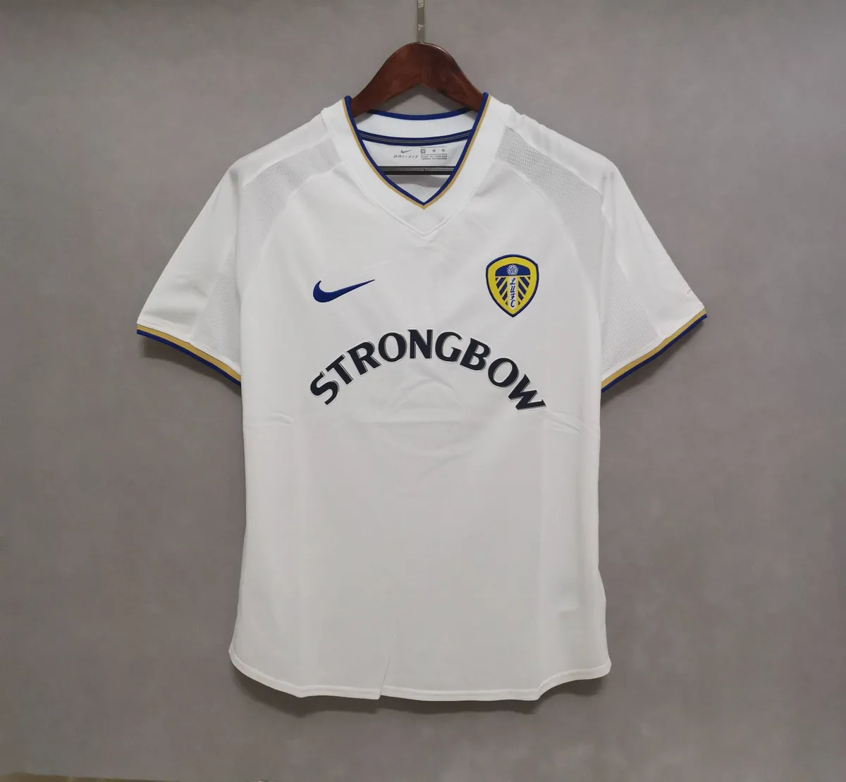 00-01 Leeds United home 8