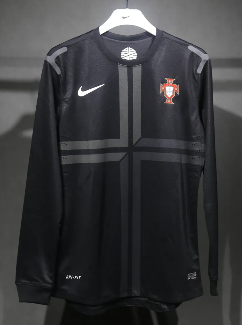 2013 Portugal Away Retro Kit Vintage Player Version Long Sleeve Shirt AAAAJersey Dropship Yupoo 3