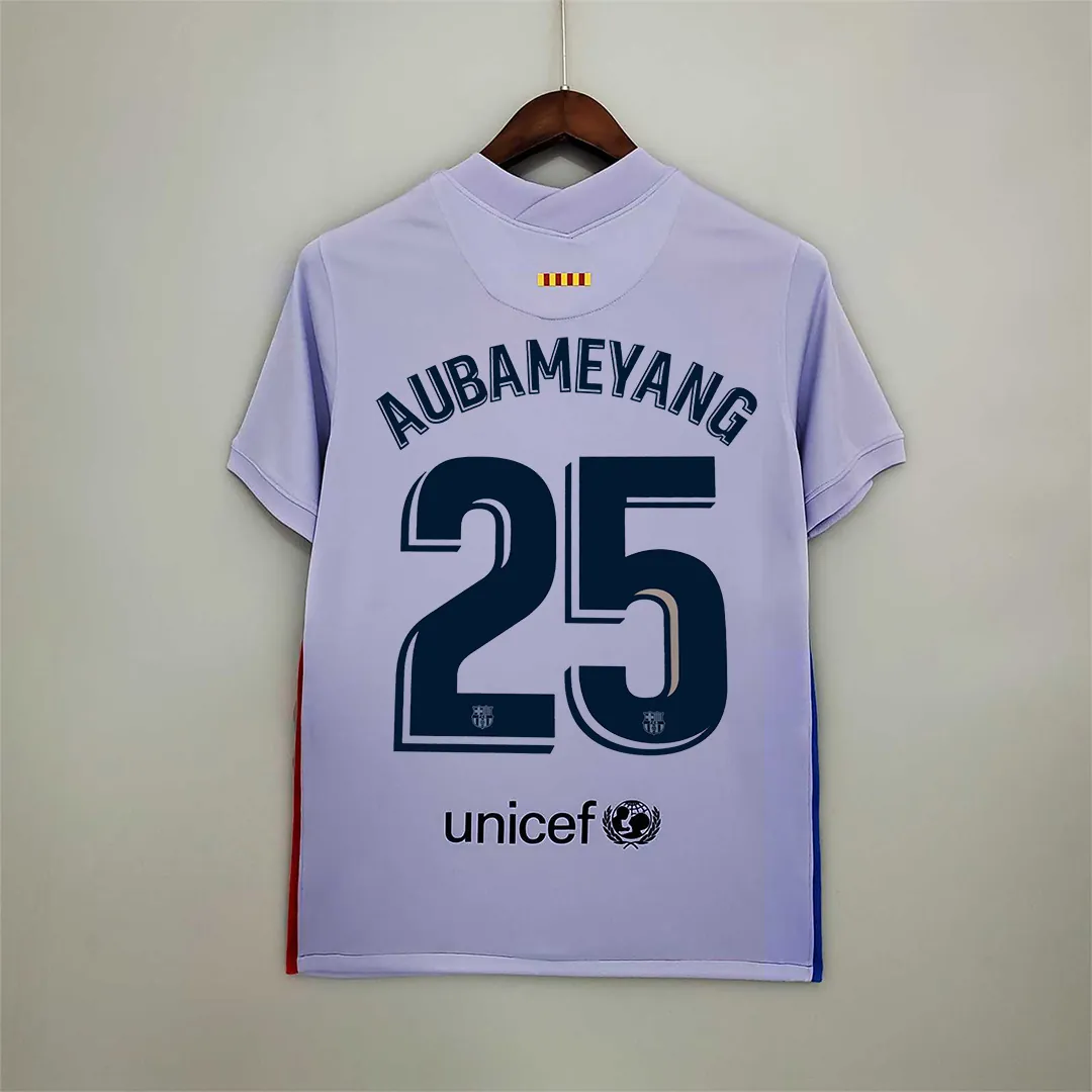 21-22 Barcelona away 10