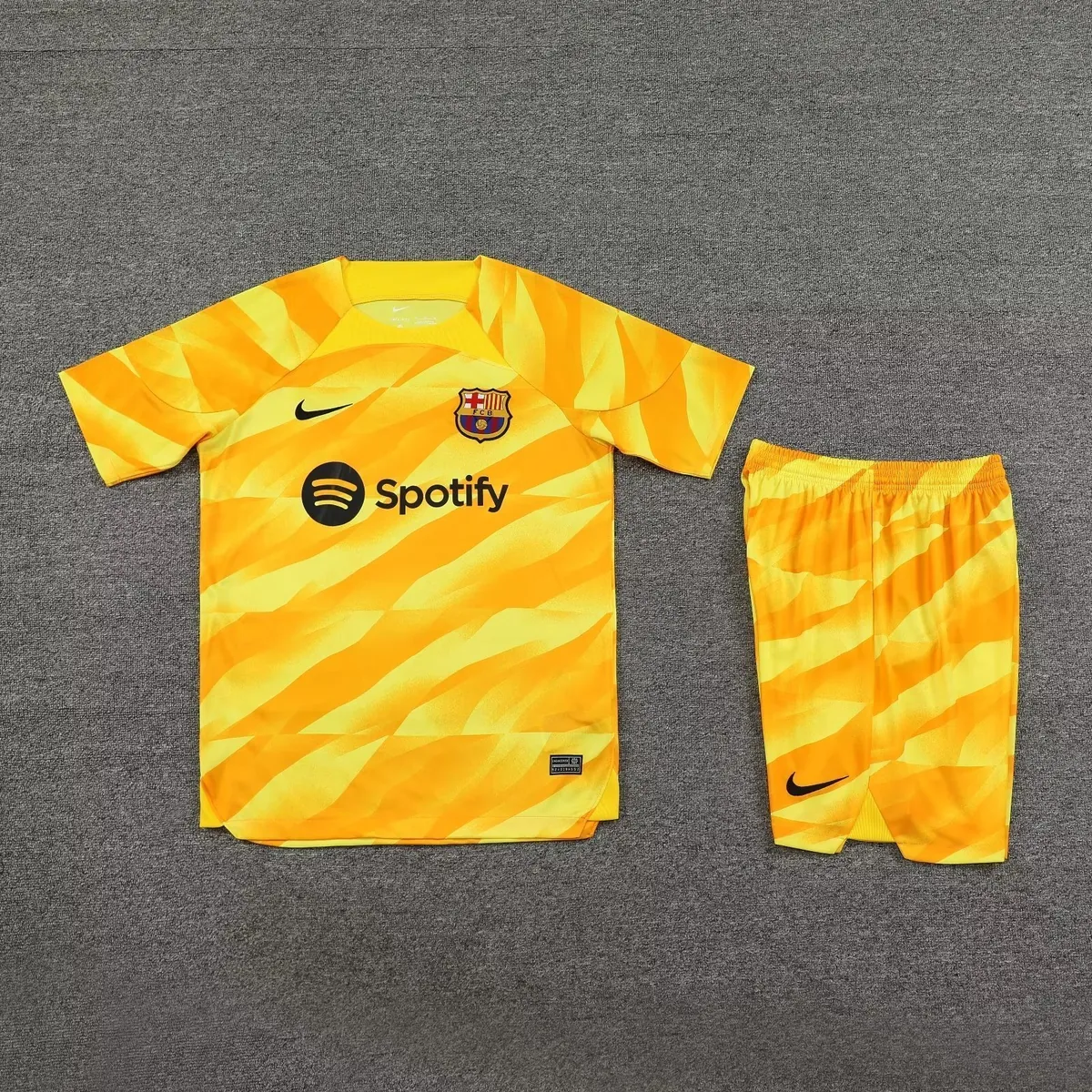 23-24 Barcelona Goalkeeper Soccer Jerseys Yupoo 1