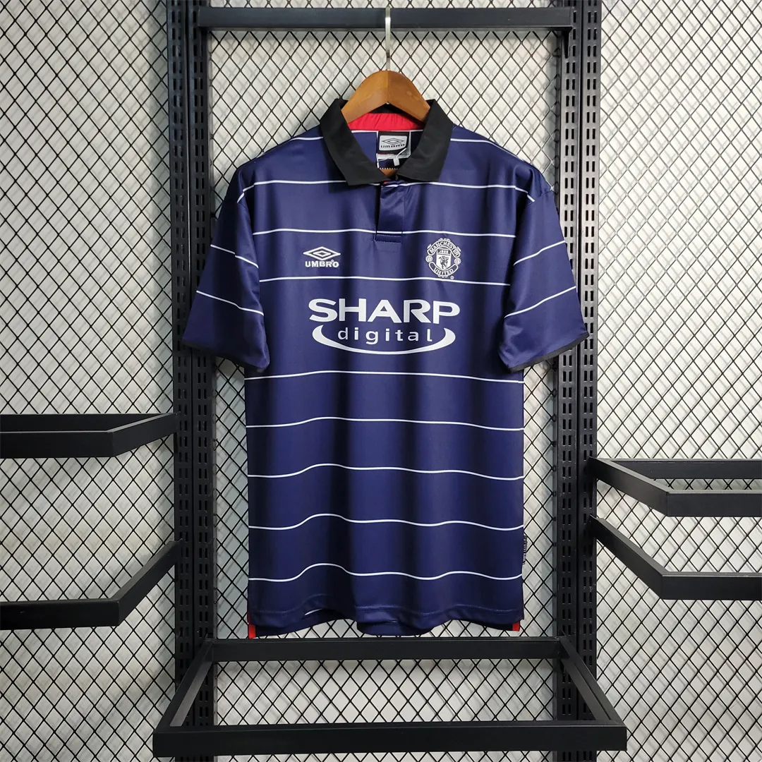 99-00 Manchester United away 9