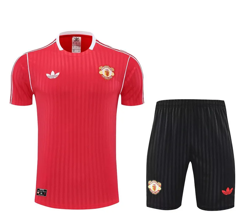25-26 Manchester United OG Red Training Kits Football Tracksuits 3