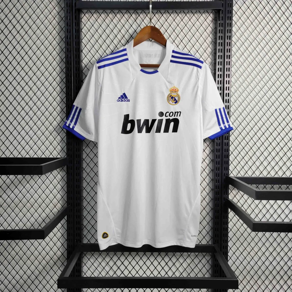 10-11 Retro Real Madrid home S-XXL 9