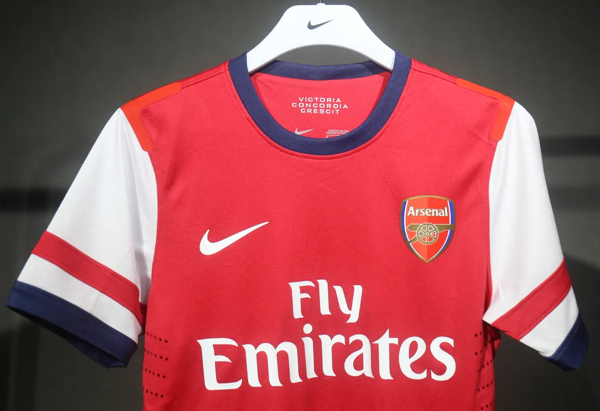 12-13 Arsenal Home Retro Kit Vintage Player Version Sino Shirt AAAAJersey Dropship Yupoo 3