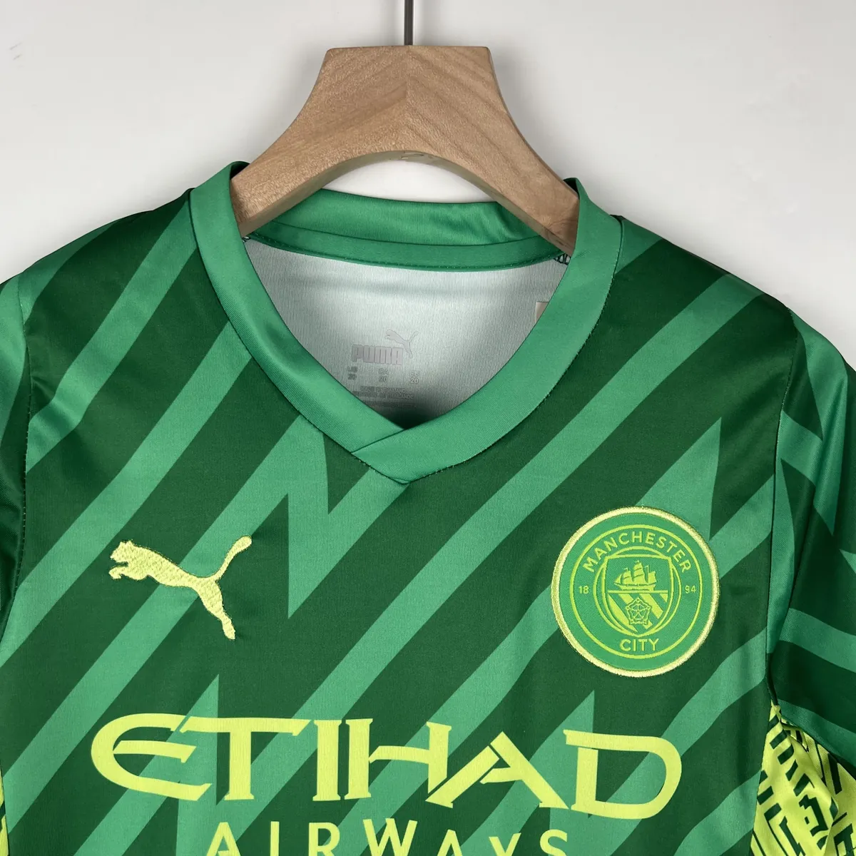 23-24 Kids Goalkeeper Manchester City Size 16-28 1