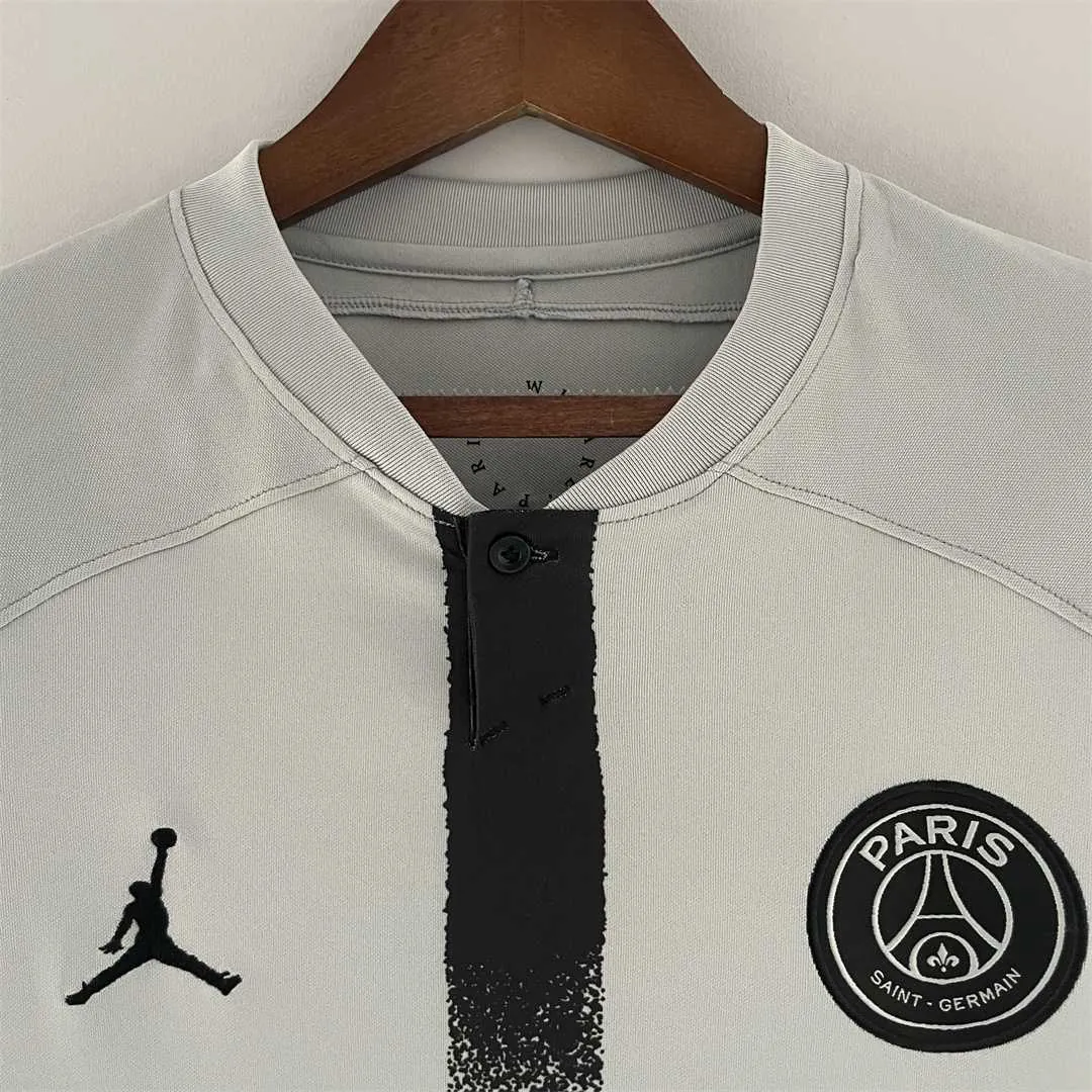 22-23 PSG away1684405160000 12
