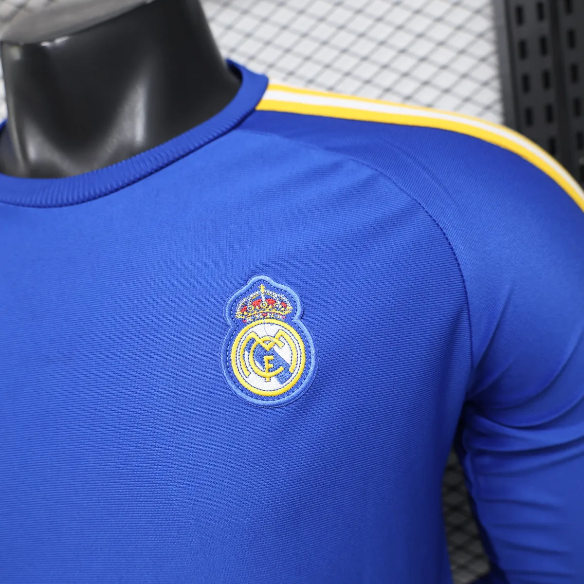 26-27 Real Madrid Mens Casual Retro Style Football Long Sleeve Shirt AAAAJersey Wholesale Yupoo6 4