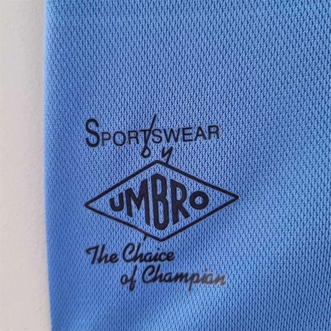 81-82 Manchester City home 1