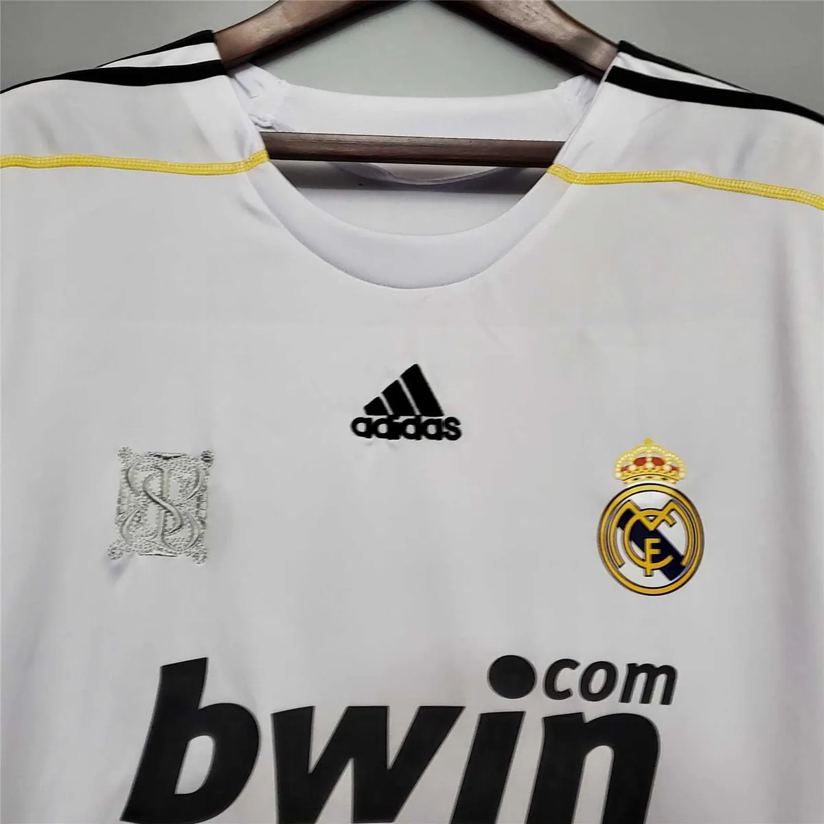 09-10 Real Madrid home - 4 8