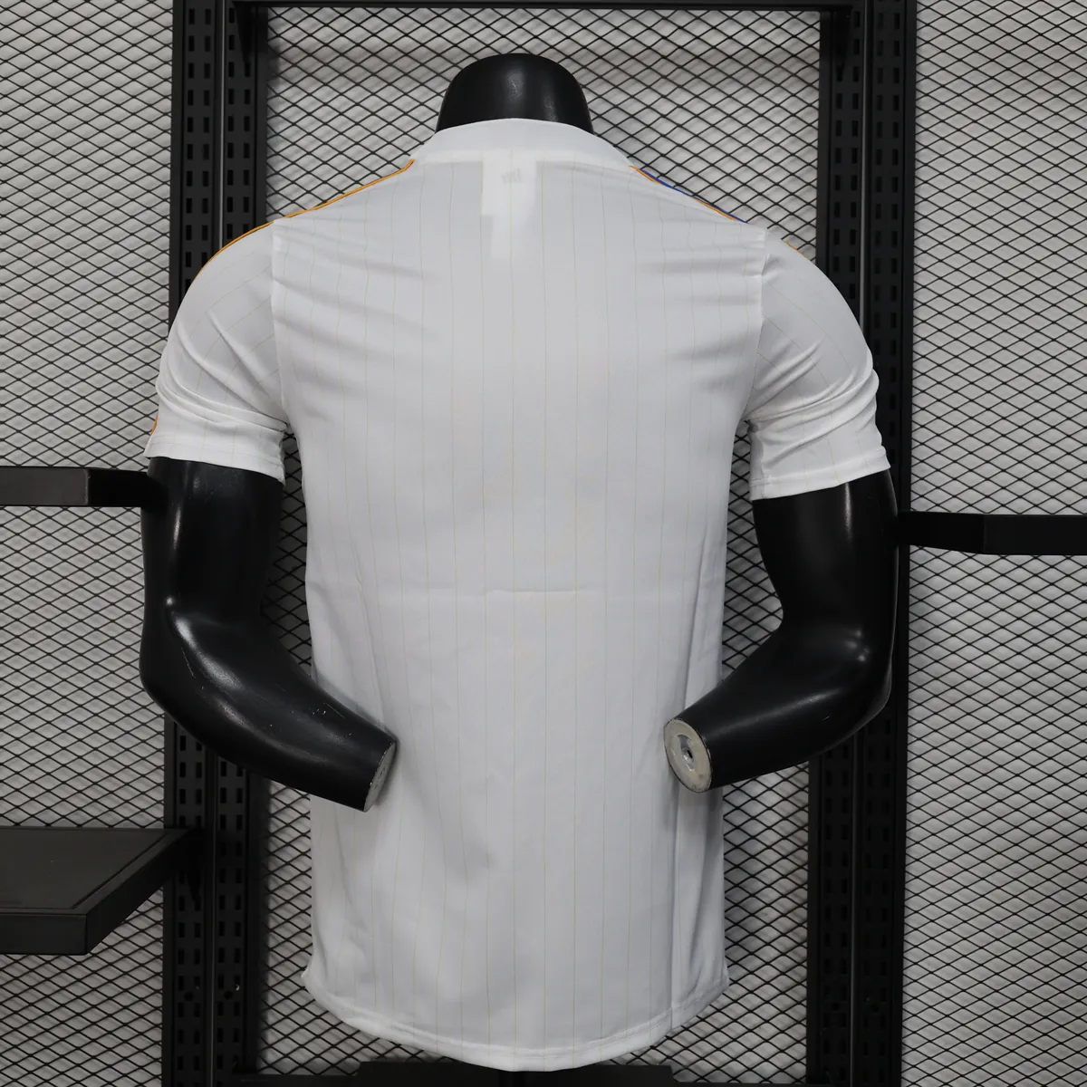 25-26 Real Madrid Casual Retro Style Football White Shirt Apparels AAAAJersey Dropship Yupoo 1